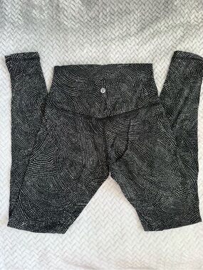 Lululemon polka dot spotted leggings